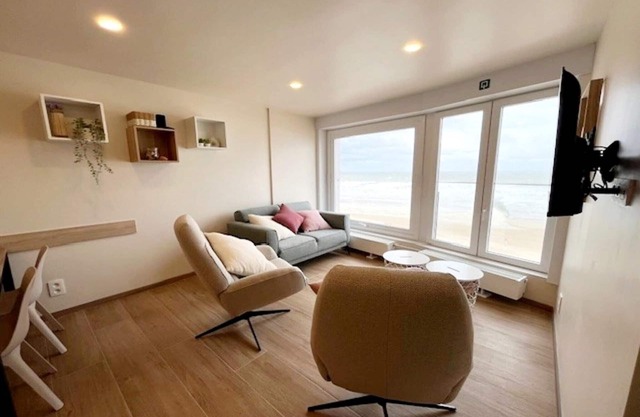 Apartment in Wenduine with Stunning Sea Views