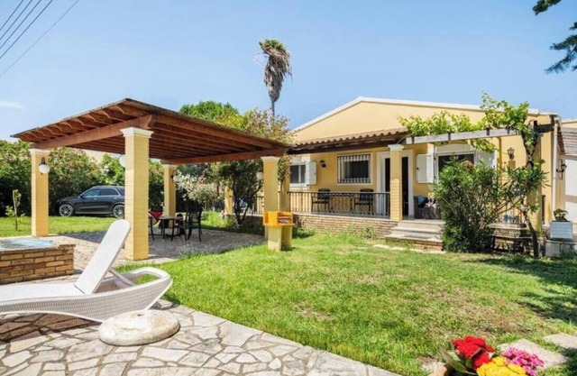 Apartment 'Kassandra Two-Bedroom Bungalow Pool' with Shared Pool, Wi-Fi and Air Conditioning