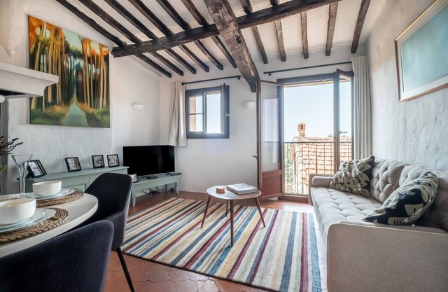 Apartment 'Les 3 Vues' with Sea View and Wi-Fi
