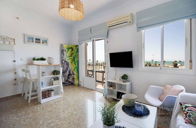 Apartment 'La Barca' with Shared Terrace, Wi-Fi and Air Conditioning