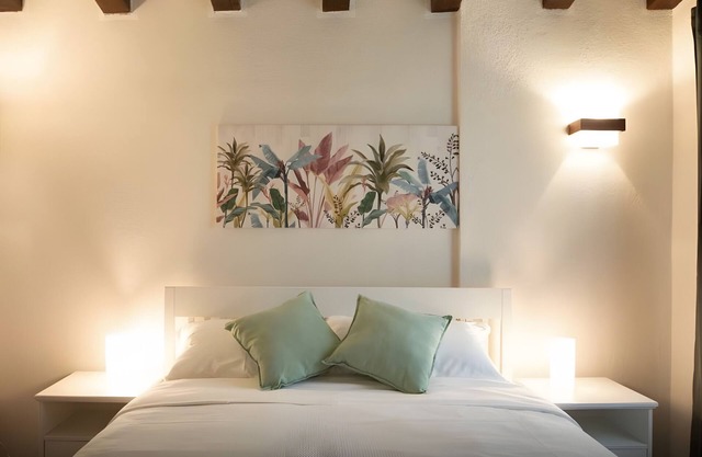 Apartment 'La Ginestra - Sauvignon' with Private Terrace, Wi-Fi and Air Conditioning