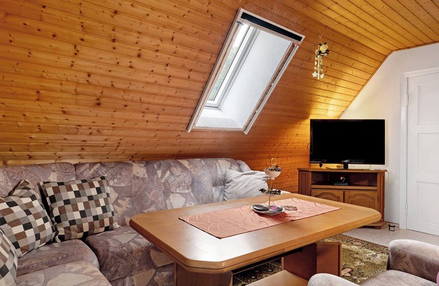 Apartment 'Lärchennest' with Shared Terrace, Shared Garden and Wi-Fi