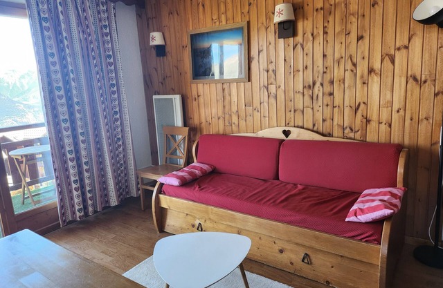 Apartment 'Le Parc Aux Étoiles 1800' with Mountain View, Balcony and Wi-Fi