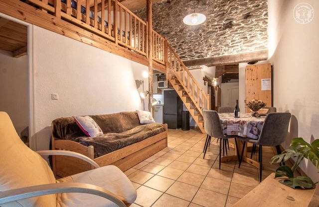 Apartment 'Les Chardons' with Mountain View, Balcony and Wi-Fi