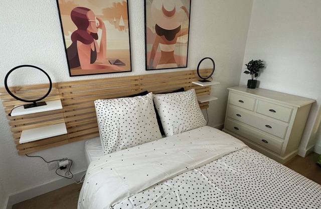 Apartment Les Goëlettes in Saint Cyprien Plage, sea view with swimming pool - 4 Pers