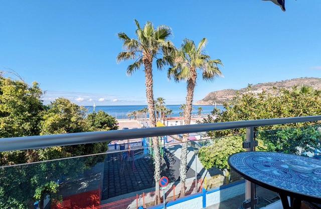Apartment Levante - Front line beach with terrace in La Herradura