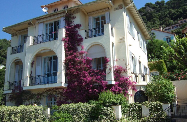 Apartment lux 1 bedroom, independent in villa, swimming pool, view Grasse and sea