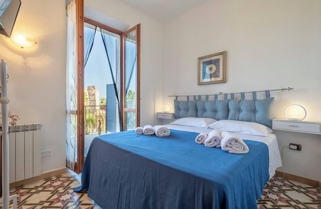 Apartment 'Marmaga' with Sea View, Wi-Fi and Air Conditioning