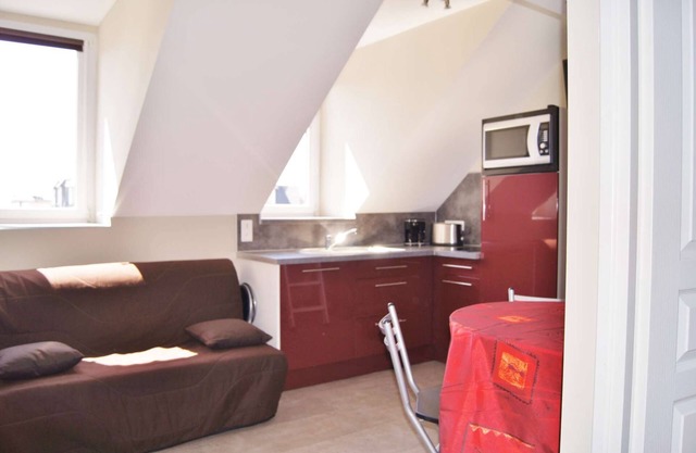 Apartment n°6 (2/4 P.) on 3rd floor without elevator