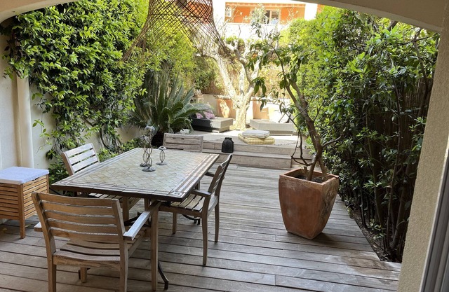 Apartment near center 5 min walk and 5 min drive to beaches
