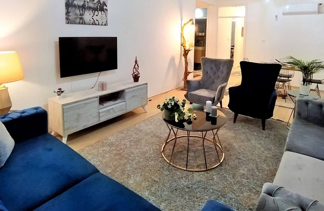 Apartment near Hadrian’s Gate in Muratpasa