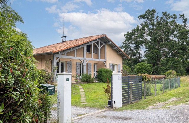 Apartment 'Neuf Entre Lac Et Océan' with Private Terrace, Wi-Fi and Air Conditioning