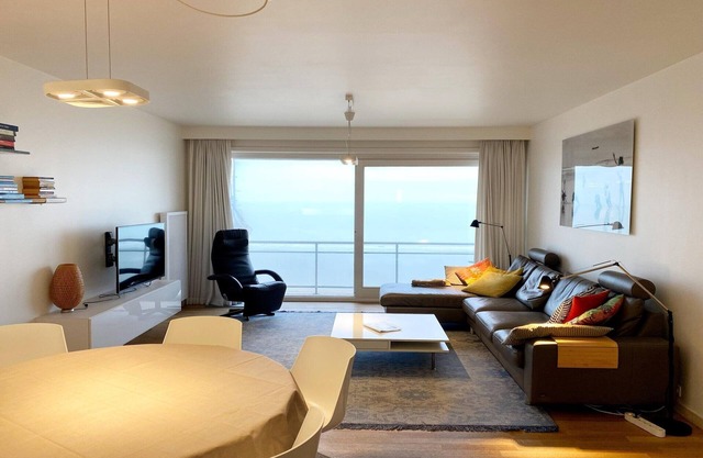 Apartment Nieuwpoort near Sandy Beaches