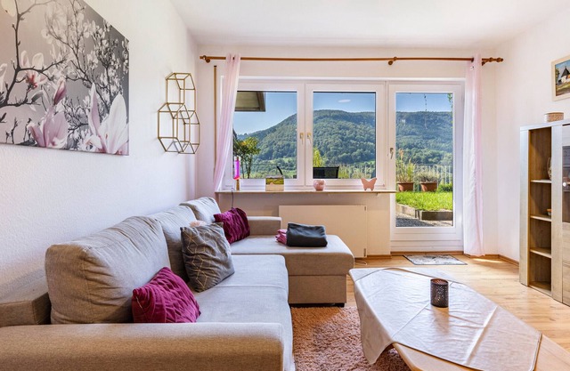 Apartment "Panoramablick" with Private Garden & Wi-Fi