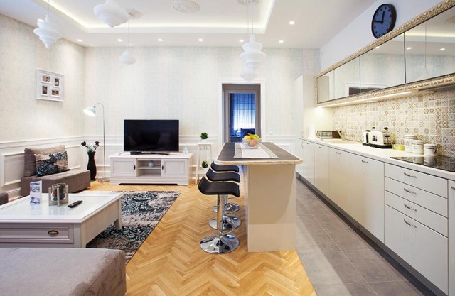 Apartment Passage
