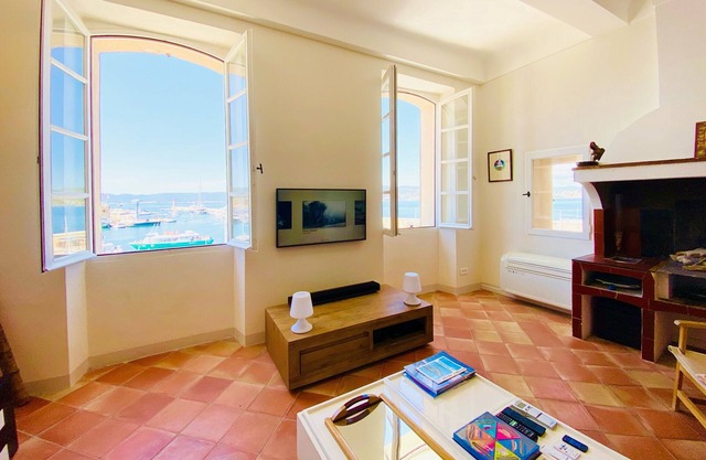 Apartment **** Port Saint-Tropez Exceptional view