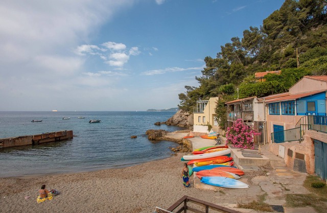 Apartment 'Porte Rouge 3' with Sea View
