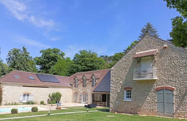 Apartment 'Retraite Nature' with Shared Garden, Shared Pool and Wi-Fi