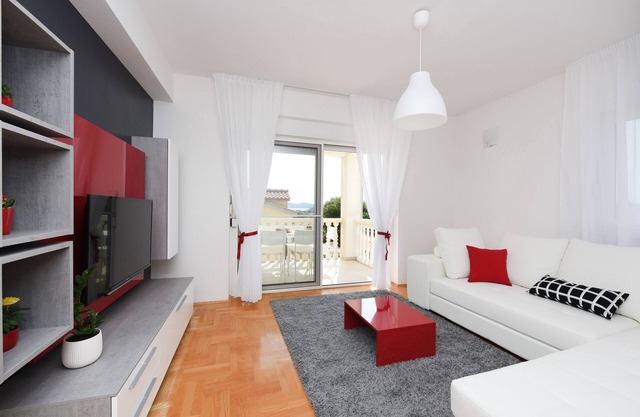 Apartment Rusula Red