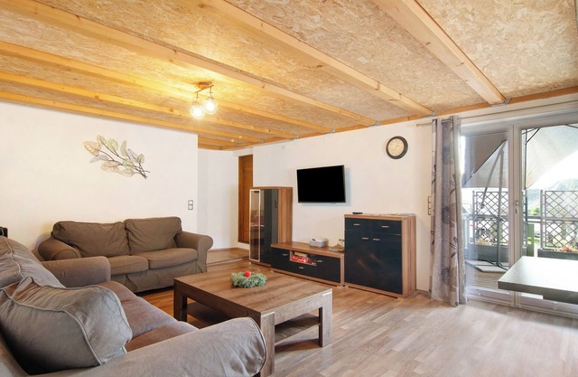 Apartment 'Schönfeld' with Private Terrace and Wi-Fi