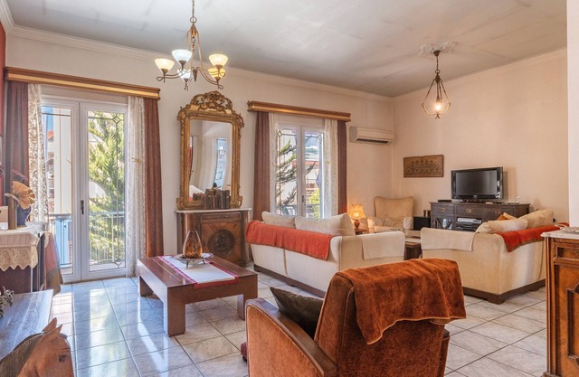 Apartment 'The Pirate's Mansion' with Mountain View, Wi-Fi and Air Conditioning