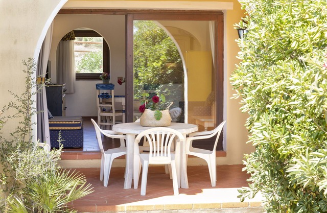 Apartment 'Trilocale Fiordaliso' with Sea View, Terrace & Shared Pool