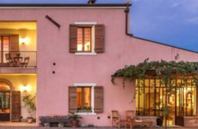 Apartment 'Unit 1 Casolare Vista Piscina' with Shared Pool, Wi-Fi and Air Conditioning