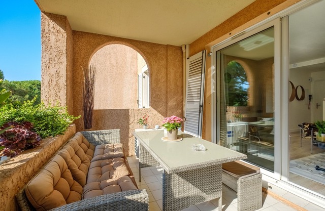 Apartment 'Vaugrenier Presidences' with Lake View, Wi-Fi and Air Conditioning