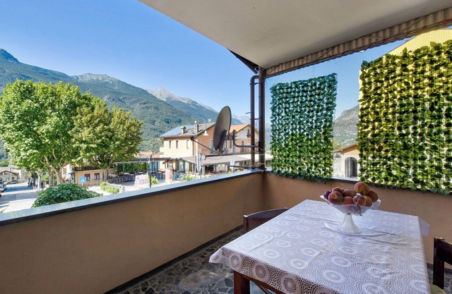 Apartment "Villa Camillo" with Mountain View, Private Terrace & Wi-Fi