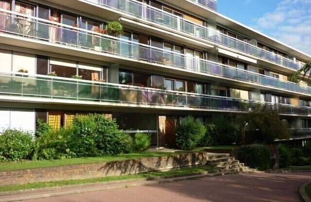 Apartment with terrace in FONTENAY sous BOIS