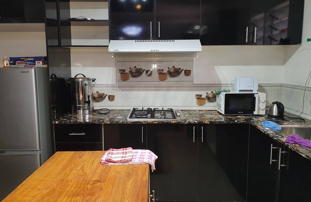 Apartment with 3 Bedroom and Parking for Personal and Business