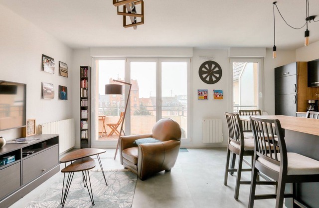 Apartment with balcony - station area