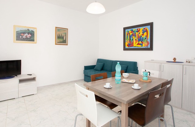 Apartment with Balcony & Wi-Fi