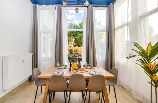 Apartment with beautiful garden