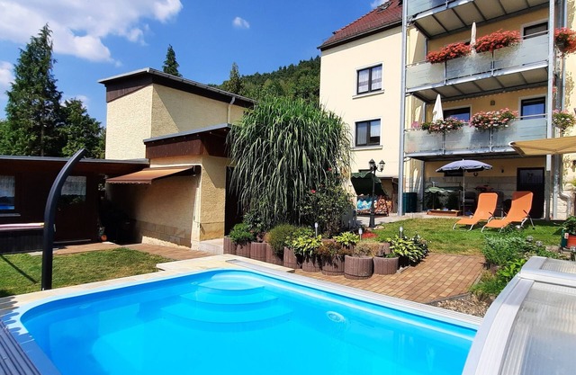 Apartment with garden and pool use
