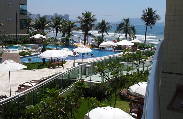 Apartment with gourmet terrace and excellent pool