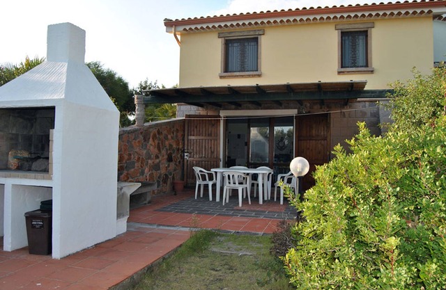 Apartment with large veranda, San Antioco, 1000 meters from Cala Sapone