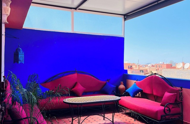 Apartment With Nice Private Terrace and Parking