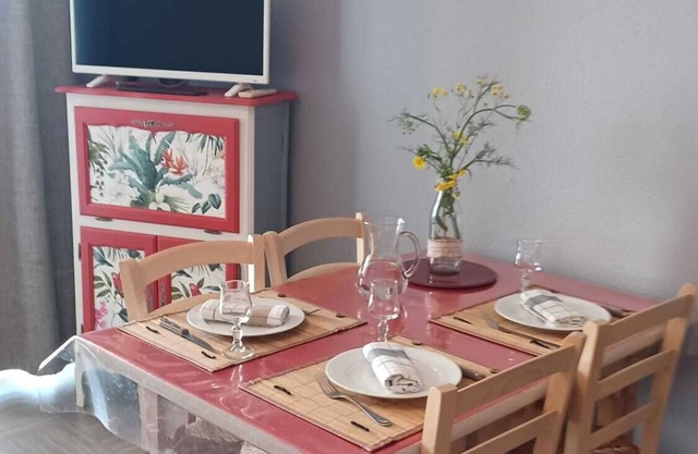 Apartment with sea view, GR 34 and beach nearby