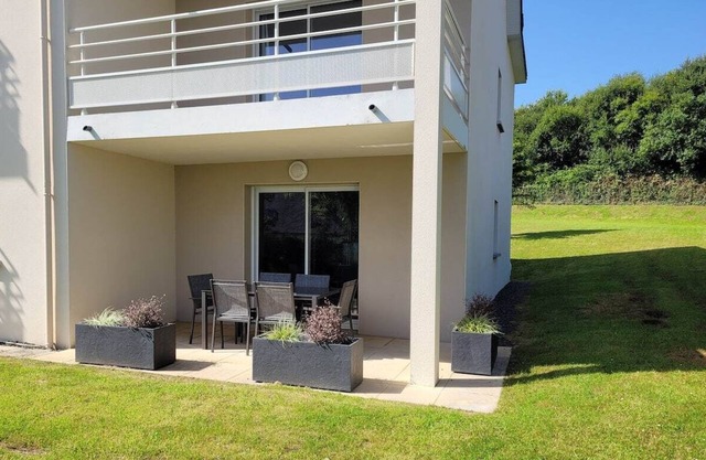 Apartment with sea view and close to the port