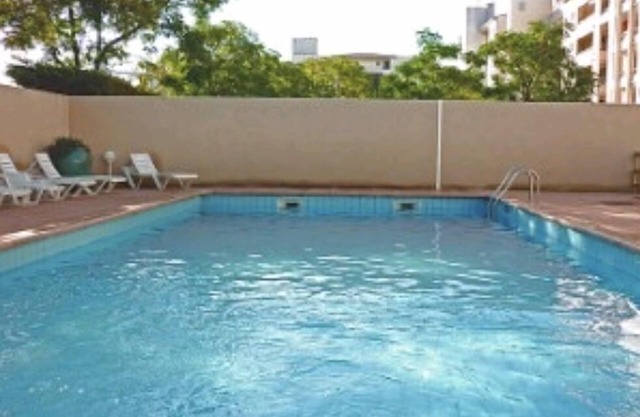 Apartment with swimming pool and beach 100m away, sleeps 6