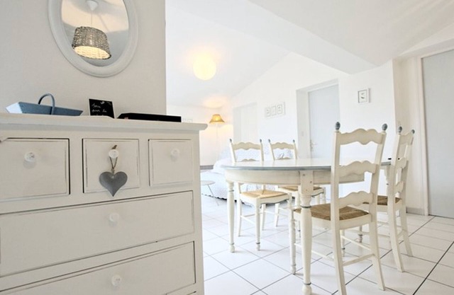 Apartment with terrace at Ars-en-Ré port, free Wi-Fi