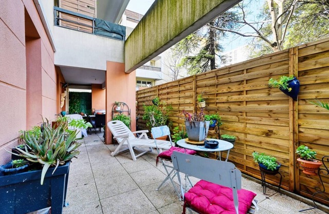 Apartment with terrace, parking, air conditioning
