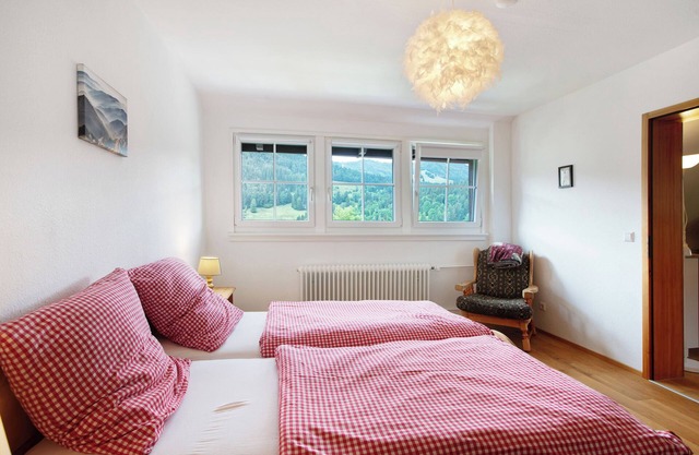 Apartment 'Wohnung 2 - Familienappartement' with Balcony and Wi-Fi