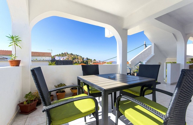 Apartments Smilja (27631-A2) - Tribunj