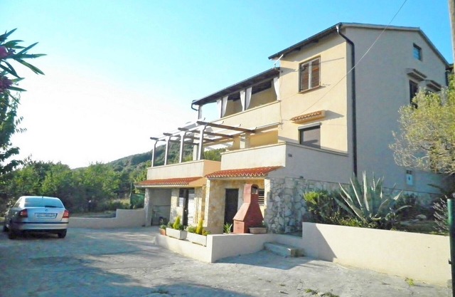Apartments Vesna, (14684), Supetarska Draga, hr