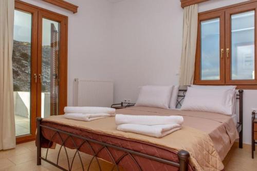 Apiranthian house-Panoramic view Cycladic Naxos