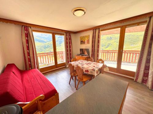 Appartement 2 chambres, balcon Sud-Ouest, Les Menuires - FR-1-452-235