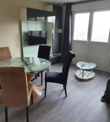 Appartement 2 chambres, proximité plage, commerces et centre ville