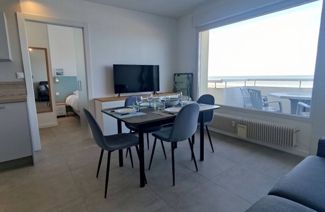 Appartement 3ème Étage Ascenseur, Front de Mer